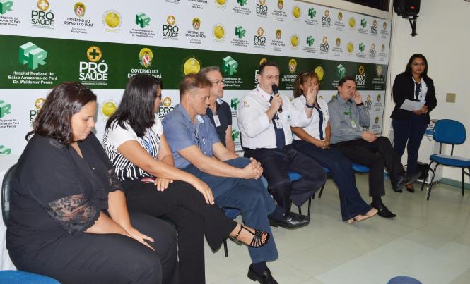 O Hospital Regional do Baixo Amazonas (HRBA), em Santarém (PA), recebeu nesta semana os novos residentes médicos e multiprofissionais que vão aprimorar a formação na instituição. 

FOTO: ASCOM / HRBA
DATA: 19.03.2019
SANTARÉM - PARÁ <div class='credito_fotos'>Foto: Ascom HRBA   |   <a href='/midias/2019/originais/cf64161c-a3f6-4171-94ae-635919445065.jpg' download><i class='fa-solid fa-download'></i> Download</a></div>