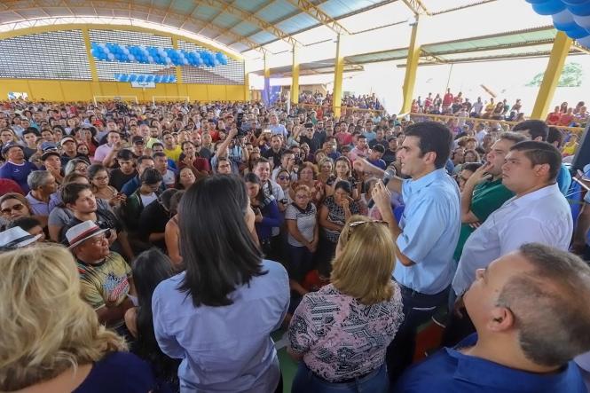 Prestes a completar 40 anos de fundação, a Escola Estadual de Ensino Médio Dr. Miguel de Santa Brígida, em Salinópolis, Nordeste paraense, foi reinaugurada pelo governador Helder Barbalho, na manhã deste sábado (16), após reforma geral, fruto de um convênio entre o Governo do Estado e a Prefeitura Municipal. Os investimentos foram de cerca de R$ 3 milhões e a obra, que teve duração de oito meses, vai beneficiar 1.145 alunos do Ensino Médio regular e projeto Mundiar.

FOTO: MARCO SANTOS / AGÊNCIA PARÁ
DATA: 16.02.2019
SALINAS  - PA <div class='credito_fotos'>Foto: Marco Santos / Ag. Pará   |   <a href='/midias/2019/originais/cf736c48-0e3f-44f0-a375-70c406f843e9.jpg' download><i class='fa-solid fa-download'></i> Download</a></div>