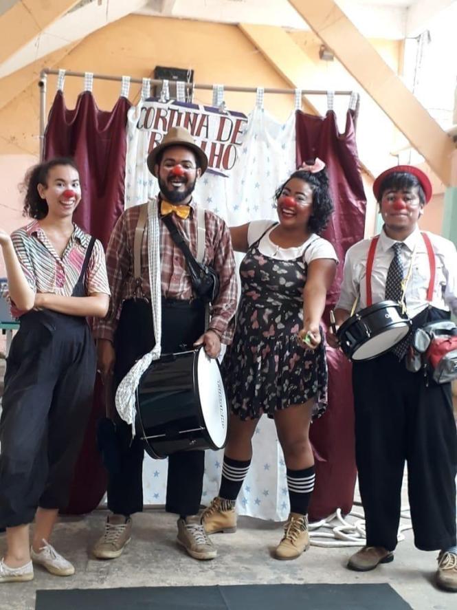 Para as famílias que ficarão em Belém durante o feriado do Carnaval, a Organização Social Pará 2000, que administra o Parque Zoobotânico Mangal das Garças, promove mais uma edição dos projetos Momento EcoZoo e Teatrinho do Mangal. A novidade é a mudança de dia e horário. A programação gratuita será no primeiro sábado do mês, 2 de março, às 16h, no Armazém do Tempo.

FOTO: DIVULGAÇÃO
DATA: 27.02.2019
BELÉM - PARÁ <div class='credito_fotos'>Foto: Divulgação   |   <a href='/midias/2019/originais/d07ff52e-1093-4afb-8007-66a1c08f9d3f.jpg' download><i class='fa-solid fa-download'></i> Download</a></div>