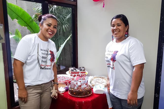 A sede da Fundação Centro de Hemoterapia e Hematologia do Pará (Hemopa) teve um dia bem especial com a comemoração solidária do aniversário das irmãs gêmeas, Klellycelly Pompeu Rodrigues e Klellyelly da Rosa Pompeu, que solicitaram a doação de sangue como presente aos amigos que apoiaram a causa que salva muitas vidas.

FOTO: DIVULGAÇÃO
DATA: 12.03.2019
BELÉM - PA <div class='credito_fotos'>Foto: Divulgação   |   <a href='/midias/2019/originais/d10008dc-7aba-4c64-8676-861256485b23.jpg' download><i class='fa-solid fa-download'></i> Download</a></div>