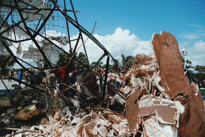O governo do Estado, por meio da Secretaria de Cultura do Pará (Secult) e Secretaria de Estado de Desenvolvimento Urbano e Obras Públicas (Sedop), em parceria com a prefeitura municipal de Bragança, assumiu na manhã desta terça-feira (28), o compromisso de devolver à cidade bragantina a estátua de São Benedito 

FOTO: JOYCE CURSINO / SECULT
DATA: 28.05.2019
BRAGANÇA - PARÁ <div class='credito_fotos'>Foto: Joyce Cursino / Ascom Secult   |   <a href='/midias/2019/originais/d299a864-d6bb-4f53-9b68-ee86514b9bac.jpg' download><i class='fa-solid fa-download'></i> Download</a></div>