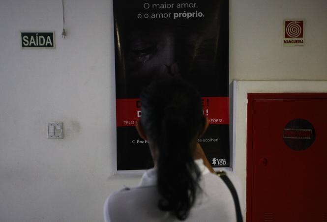 A Polícia Militar vai realizar, nesta sexta-feira (8) e no sábado (9), o II Encontro de Mulheres Policiais da PMPA. Na sexta, o evento será realizado, a partir das 9h, no auditório da Faculdade Ideal (Faci), na Rua dos Mundurucus, bairro Batista Campos. No sábado (9), a programação vai ocorrer, das 8h às 12h, na sede do Clube Cassazum, na Avenida Duque de Caxias, bairro do Marco.
 
FOTO: Maycon Nunes / AGÊNCIA PARÁ
DATA: 07.03.2019
BELÉM - PARÁ <div class='credito_fotos'>Foto: Maycon Nunes / Ag. Pará   |   <a href='/midias/2019/originais/d2fb386e-a657-463e-bf8f-8010ef088760.jpg' download><i class='fa-solid fa-download'></i> Download</a></div>