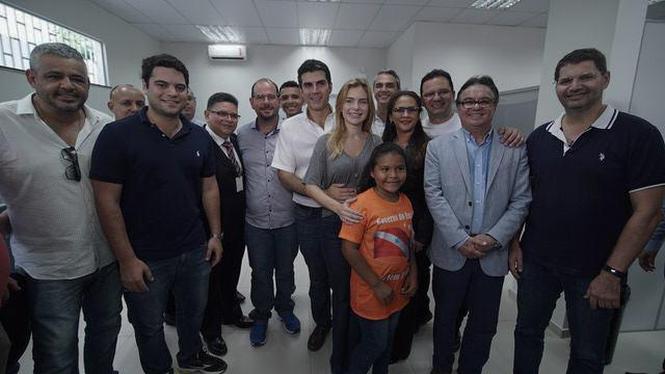 O governador Helder Barbalho e o vice-governador, Lúcio Vale, inauguraram neste sábado (23) a segunda agência do Banco do Estado do Pará (Banpará) em 80 dias de governo, dessa vez no município de Porto de Moz, no oeste paraense. 

FOTO: MARCO SANTOS / AG. PARÁ
DATA: 23.03.3029
PORTO DE MOZ - PARÁ <div class='credito_fotos'>Foto: Marco Santos / Ag. Pará   |   <a href='/midias/2019/originais/d34436f4-fd48-4add-b6b6-34be1cdee231.jpg' download><i class='fa-solid fa-download'></i> Download</a></div>