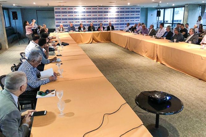 Com o segundo maior PIB do mundo (12,24 bilhões), atrás só dos Estados Unidos (20,5 bilhões), a China é a nação que mais cresceu, economicamente, nos últimos 25 anos. No próximo mês de agosto, o país receberá uma missão oficial do Pará articulada pelo Governo do Estado, por meio da Secretaria Estadual de Desenvolvimento Econômico, Mineração e Energia (Sedeme).

FOTO: ASCOM / SEDEME
DATA: 25.05.2019
BELÉM - PARÁ <div class='credito_fotos'>Foto: ASCOM / SEDEME   |   <a href='/midias/2019/originais/d46ab7ce-0e71-4853-b799-72403a7b76ef.jpg' download><i class='fa-solid fa-download'></i> Download</a></div>