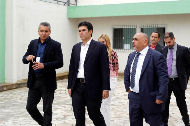 Em coletiva realizada na manhã desta terça-feira (15), na Unidade Básica de Saúde do Complexo Penitenciário de Santa Izabel, o governador do estado, Helder Barbalho garantiu que todos os internos do sistema penitenciário do Pará serão cadastrados no processo de biometria. O objetivo é permitir a devida identificação civil e administrativa para impedir a duplicidade de registros e facilitar a identificação de presos que não têm sequer documentação. A ação faz parte da Operação Opus, coordenada pela Susipe e que encerra nesta quinta-feira (17).

FOTO: AKIRA NOUMA/ASCOM SUSIPE
DATA: 16.01.2019
BELÉM - PARÁ <div class='credito_fotos'>Foto: Akira Onuma / Ascom Susipe   |   <a href='/midias/2019/originais/d4b76d92-f1e9-4626-a264-575d6719ce8b.jpg' download><i class='fa-solid fa-download'></i> Download</a></div>