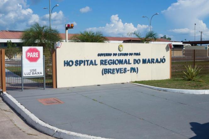 Após 31 dias internação no Hospital Regional Público do Marajó (HRPM), em Breves, Aldemir Gomes Miranda, 45, o quinto membro da família intoxicada por monóxido de carbono, teve alta médica nesta terça-feira, 12. No entanto, ele terá acompanhamento clínico devido as seqüelas neurológicas para recuperar parte dos movimentos e  fala.

FOTO: ASCOM / HRPM   
DATA: 13.03.2019
MARAJÓ - PARÁ <div class='credito_fotos'>Foto: Ascom / HRPM   |   <a href='/midias/2019/originais/d4ca2b3e-c0e6-4a76-8a58-a8586424cb00.jpg' download><i class='fa-solid fa-download'></i> Download</a></div>