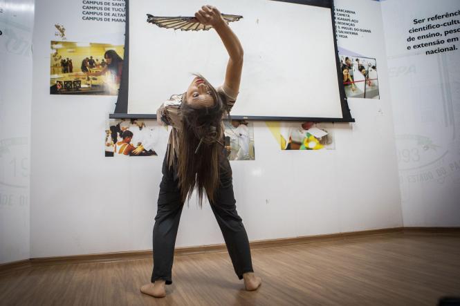 A China e o Brasil são países multiculturais que, juntos, podem prospectar possibilidades inéditas de pesquisa, ensino, cultura e extensão. A partir dessa ótica, o Instituto Confúcio, em parceria com a Universidade do Estado do Pará (Uepa), realizou a 3a edição da Competição de Proficiência em Língua e Cultura Chinesa nesta sexta-feira (12), no auditório da reitoria da instituição de ensino superior.

FOTO: NAILANA THIELY / ASCOM UEPA
DATA: 12.04.19
BELÉM - PARÁ <div class='credito_fotos'>Foto: Nailana Thiely / Ascom Uepa   |   <a href='/midias/2019/originais/d4f8feec-8993-44da-bfef-6d0b70ed0921.jpg' download><i class='fa-solid fa-download'></i> Download</a></div>