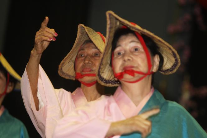 A comunidade nipo-brasileira do Pará comemorou a entrada de 2019 no auditório da Associação Pan-Amazônia Nipo-Brasileira, no domingo (6), em Belém. O evento deu início às homenagens aos 90 anos da imigração japonesa na Amazônia e contou com a presença do Governo do Estado. O chefe de gabinete, Luiziel Guedes, esteve representando o governador Helder Barbalho.

FOTO: CARLOS SODRÉ / AG. PARÁ
DATA: 06.01.2019
BELÉM - PARÁ <div class='credito_fotos'>Foto: CARLOS SODRÉ / AG. PARÁ    |   <a href='/midias/2019/originais/d61dbcd6-4887-4e9f-8430-6fe6b3bb13e9.jpg' download><i class='fa-solid fa-download'></i> Download</a></div>