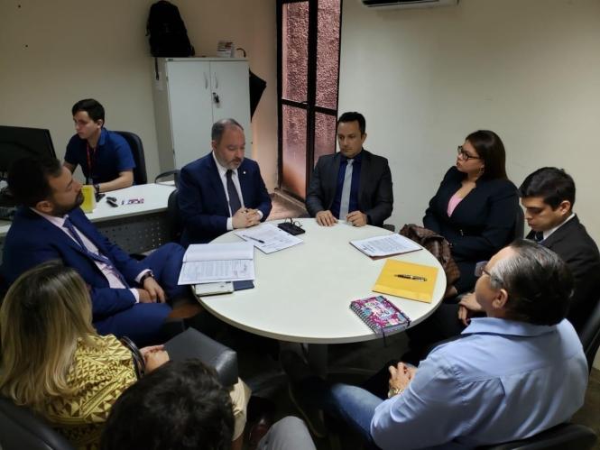 A Secretaria de Estado de Justiça e Direitos Humanos iniciou o processo para revisar cada item do Termo de Ajuste de Conduta – TAC firmado pela gestão passada com a concessionária de energia Celpa no Pará, para elaborar um novo documento que atenda efetivamente o consumidor.

FOTO: WAGNER ALMEIDA / SEJUDH
DATA: 28.03.2019
BELÉM - PARÁ <div class='credito_fotos'>Foto: Wagner Almeida/ Ascom Sejudh   |   <a href='/midias/2019/originais/d8fec074-ed68-48a2-8a3f-2a75571f3330.jpg' download><i class='fa-solid fa-download'></i> Download</a></div>