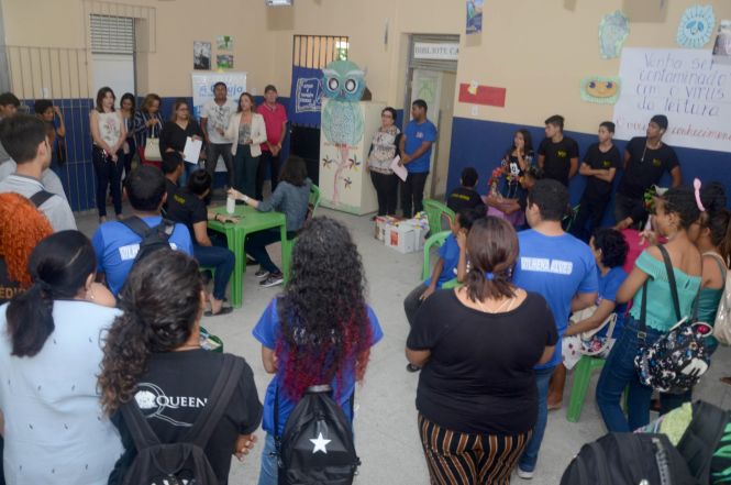 O Tribunal Regional do Trabalho da 8ª região (TRT8) iniciou, nesta quarta-feira (8) uma ação de combate ao trabalho infantil por meio da leitura, visando criar no aluno o hábito de ler e fazendo com que o tempo fora da escola seja ocupado de forma positiva. Com o nome “A Coruja vai aos Bairros”, o projeto vai ser implantado em Escolas Estaduais, Municipais e Comunidades Carentes da Região Metropolitana de Belém.

FOTO: ELISEU DIAS / ASCOM SEDUC
DATA: 09.05.2019
BELÉM - PARÁ <div class='credito_fotos'>Foto: Eliseu Dias / Ascom Seduc   |   <a href='/midias/2019/originais/da280b5b-cebd-42da-8624-5e2de740f225.jpg' download><i class='fa-solid fa-download'></i> Download</a></div>