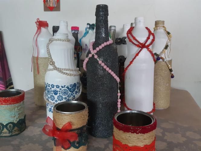 Apresentação de danças típicas, peças de artesanato e da culinária típica, e um momento de troca de experiências, marcaram o início da Semana de Valorização da Mulher Indígena Warao, evento alusivo ao Dia Internacional da Mulher, realizado na tarde desta sexta-feira (8), no Abrigo Estadual para Migrantes Domingos Zahluth, em Belém. O evento, que tem como tema “Oko Tautuma Taera - Somos Mulheres Fortes”.

FOTO: ASCOM / SEASTER
DATA: 09.03.2019
BELÉM - PARÁ  <div class='credito_fotos'>Foto: ASCOM / SEASTER    |   <a href='/midias/2019/originais/da9f3765-9476-4826-918f-21f4a57968ba.jpg' download><i class='fa-solid fa-download'></i> Download</a></div>