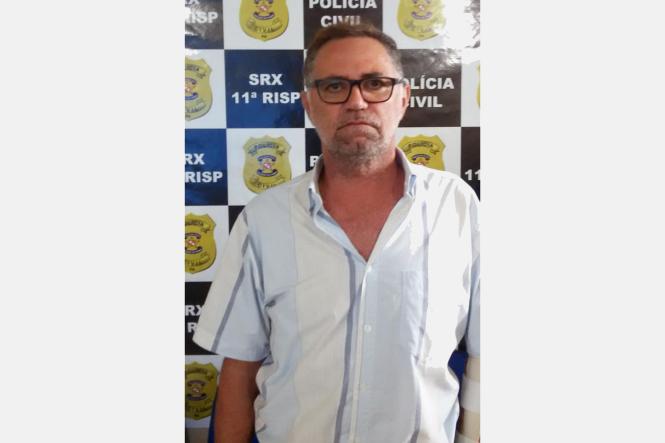 A Polícia Civil do Pará prendeu na tarde desta terça-feira (16), na cidade de Altamira, sudoeste paraense, o fazendeiro Regivaldo Pereira Galvão, conhecido como Taradão. O homme teve a prisão decretada pela Justiça após ser condenado como mandante do assassinato da missionária norte-americana Dorothy Stang. O crime ocorreu em Anapu, em 2005.

FOTO: ASCOM / POLÍCIA CIVIL
DATA: 16.04.2019
ALTAMIRA - PARÁ <div class='credito_fotos'>Foto: Ascom / Policia Civil   |   <a href='/midias/2019/originais/db3de7d9-1490-4533-a548-d11324236367.jpg' download><i class='fa-solid fa-download'></i> Download</a></div>