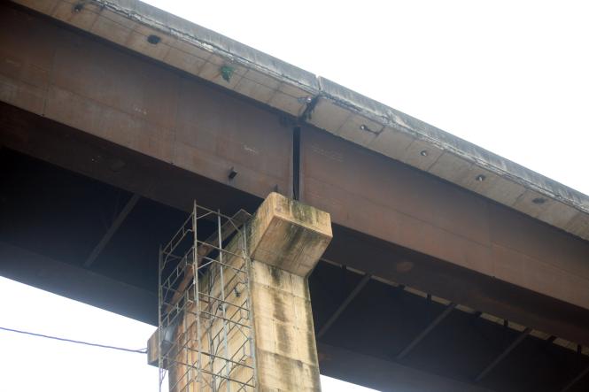 A Secretaria de Estado de Transportes (Setran) iniciou, nesta quarta-feira (6), a manutenção preventiva da ponte Rio Guamá, situada na Alça Viária (PA-483). A estrutura é a última do complexo de quatro de pontes no sentido Moju-Belém, capital do estado do Pará.

FOTO: MAYCON NUNES / AG. PARÁ
DATA: 06.02.2019
MOJU - PARÁ <div class='credito_fotos'>Foto: Maycon Nunes / Ag. Pará   |   <a href='/midias/2019/originais/dbd42a51-3ef4-44e4-b108-5d62202898f7.jpg' download><i class='fa-solid fa-download'></i> Download</a></div>