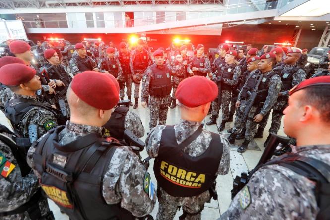 A partir desta segunda-feira (25), 200 agentes da Força Nacional já estão reforçando a segurança pública em cinco bairros de Belém (Guamá, Jurunas, Terra Firme, Cabanagem e Benguí), e em áreas críticas dos municípios de Ananindeua e Marituba. O pontapé inicial da operação “Nazaré” – uma homenagem à padroeira do Pará – foi dado no final da tarde pelo governador do Estado, Helder Barbalho, em cerimônia realizada no Hangar Centro de Convenções. De lá, as 44 viaturas da corporação seguiram para dar início às atividades ostensivas, a serem realizadas em parceria com o sistema estadual de segurança, pelo prazo inicial de 90 dias, que podem ser prorrogados por igual período, de acordo com a necessidade.

FOTO: MARCELO SEABRA / AGÊNCIA PARÁ
DATA: 25.03.2019
BELÉM - PA <div class='credito_fotos'>Foto: Marcelo Seabra / Ag. Pará   |   <a href='/midias/2019/originais/dbffd555-1e3c-49f1-9c00-e8afa5981586.jpg' download><i class='fa-solid fa-download'></i> Download</a></div>