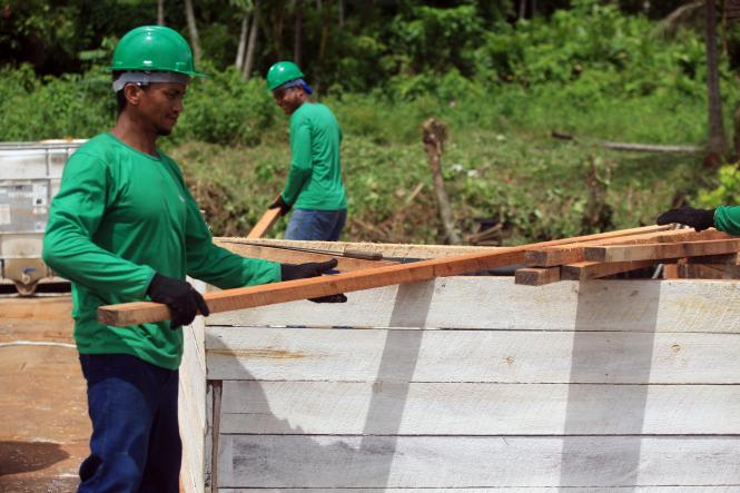 A Secretaria de Estado de Transportes (Setran) iniciou, nesta quarta-feira (6), a manutenção preventiva da ponte Rio Guamá, situada na Alça Viária (PA-483). A estrutura é a última do complexo de quatro de pontes no sentido Moju-Belém, capital do estado do Pará.

FOTO: MAYCON NUNES / AG. PARÁ
DATA: 06.02.2019
MOJU - PARÁ <div class='credito_fotos'>Foto: Maycon Nunes / Ag. Pará   |   <a href='/midias/2019/originais/dd6945b5-cd4d-46a5-b91f-bf4c3556b76c.jpg' download><i class='fa-solid fa-download'></i> Download</a></div>