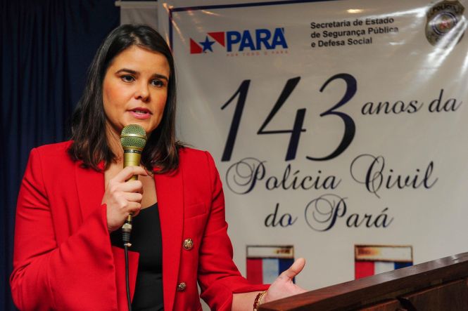 A Polícia Civil do Pará, por meio da Diretoria de Atendimento a Grupos Vulneráveis, vai promover, nesta terça-feira (30), o seminário denominado “Povos Indígenas em Movimentos Migratórios no Pará. Um Enfoque na Segurança Pública”. A programação será realizada no auditório da Delegacia-Geral, em Belém. O público-alvo são os policiais civis.
Na foto Ariane Magno

FOTO: LEANDRO SANTANA / ASCOM POLICIA CIVIL
DATA: 30.04.2019
BELEM - PA <div class='credito_fotos'>Foto: LEANDRO SANTANA / DIVULGAÇÃO   |   <a href='/midias/2019/originais/dd9cfe7a-ac17-4436-b33d-fb1c03308590.jpg' download><i class='fa-solid fa-download'></i> Download</a></div>