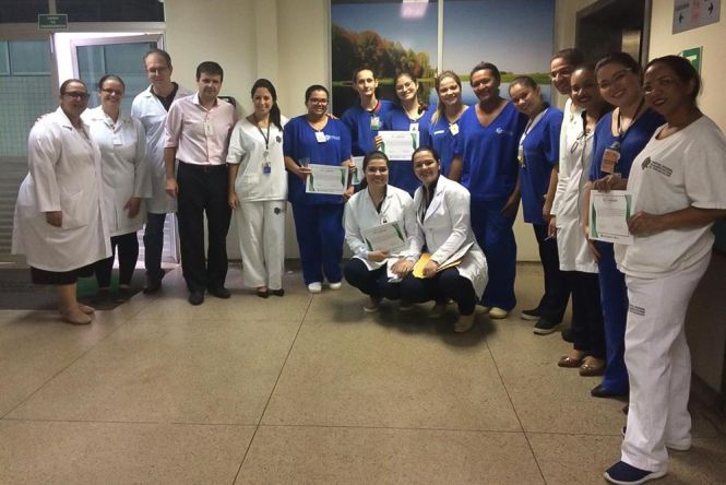 Um dos 119 integrantes do projeto "Melhorando a Segurança do Paciente em Larga Escala no Brasil", promovido pelo Ministério da Saúde, o Hospital Regional do Sudeste do Pará - Dr. Geraldo Veloso (HRSP), em Marabá (PA), recebe nesta semana a visita de enfermeiras do Hospital Moinhos de Vento, do Rio Grande do Sul (RS). 

FOTO: ASCOM / HRSP
DATA: 16.05.2019
MARABÁ - PARÁ <div class='credito_fotos'>Foto: ASCOM HRSP   |   <a href='/midias/2019/originais/ddb3b2b2-fc8d-47f3-9482-e1b0d3a1fbe0.jpg' download><i class='fa-solid fa-download'></i> Download</a></div>