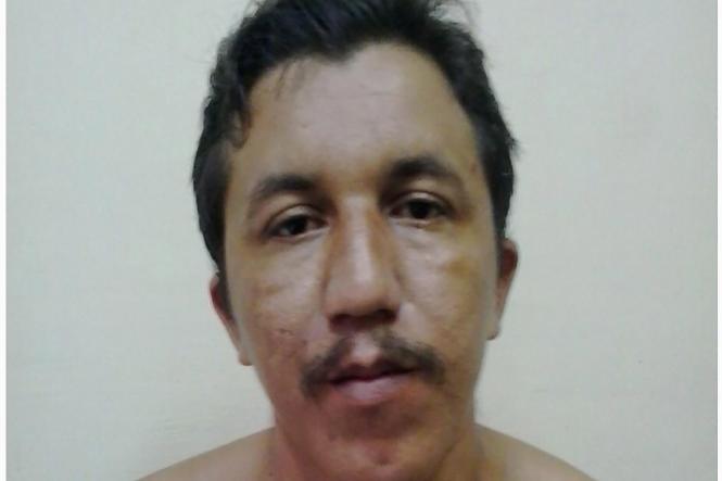 Uma operação para prender integrantes de uma organização criminosa envolvida em tráfico de drogas, no município de Nova Esperança do Piriá, no nordeste paraense, foi deflagrada pela Polícia Civil nesta sexta-feira (15). Denominada Xeque-Mate, a ação resultou em sete prisões, seis delas em cumprimento a mandados judiciais de prisão preventiva. Além das ordens de prisão, foram cumpridos mandados de busca e apreensão, e apreendidos arma de fogo e celulares.
Na foto Evanildo Monteiro Nunes

FOTO: ASCOM / POLÍCIA CIVIL
DATA: 16.03.2019
NOVA ESPERANÇA DO PIRIÁ  - PA <div class='credito_fotos'>Foto: Ascom / Polícia Civil   |   <a href='/midias/2019/originais/de8219d2-3c7a-4427-89a4-a7a4923e5a70.jpg' download><i class='fa-solid fa-download'></i> Download</a></div>