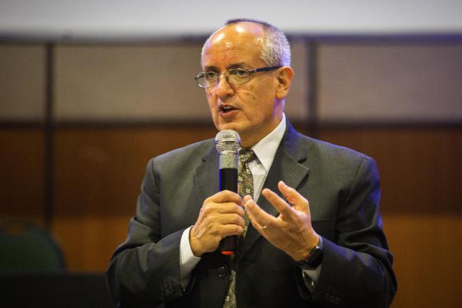 Francisco Marmolejo, Coordenador de Educação Superior para Índia e Sudeste Asiático do Banco Mundial, durante o Presidents’ Day, encontro especial de Reitores brasileiros e estrangeiros na Conferência Anual Associação Brasileira de Educação Internacional (FAUBAI) 2019. O encontro ocorreu na manhã e tarde desta terça-feira (16), no Hangar Convenções e Feiras da Amazônia, em Belém.


FOTO: NAILANA THIELY
DATA: 16.04.19
BELÉM-PARÁ <div class='credito_fotos'>Foto: Nailana Thiely/ Ag. Pará   |   <a href='/midias/2019/originais/e00a665e-08ba-4458-9572-1312cc8b7ffb.jpg' download><i class='fa-solid fa-download'></i> Download</a></div>