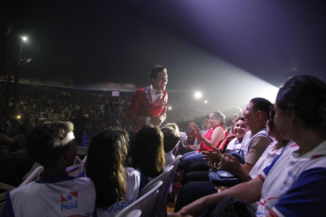 Cerca de 1.200 crianças e adolescentes atendidos pela Fundação ParáPaz na Regiao Metropolitana de Belém, Bragança e Breves participaram, nesta quarta-feira (15), de uma programação especial no Circo Mirage.

FOTO: JADER PAES / AGÊNCIA PARÁ
DATA: 16.05.2019
BELÉM - PARÁ <div class='credito_fotos'>Foto: Jader Paes / Agência Pará   |   <a href='/midias/2019/originais/e0664e58-92ef-4f84-924d-8a64ace6ef9f.jpg' download><i class='fa-solid fa-download'></i> Download</a></div>