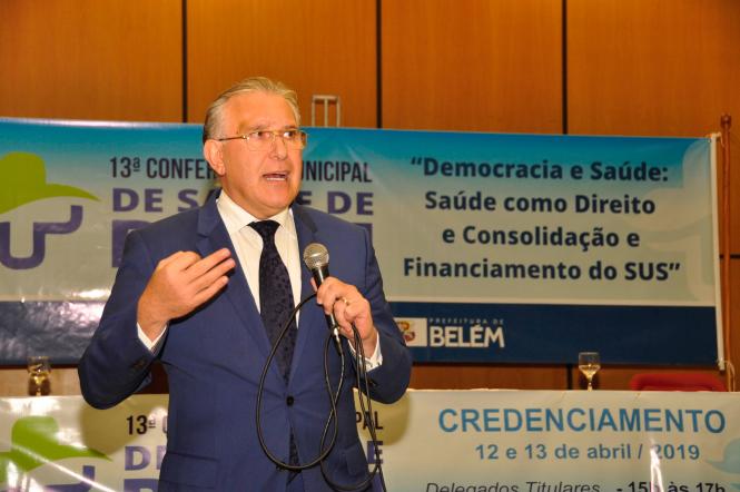 O secretário de Estado de Saúde, Alberto Beltrame, defendeu que o Ministério da Saúde considere o fator amazônico para o financiamento da saúde na região Norte, em especial, no Pará, ou seja, que leve em consideração as peculiaridades locais que afetam as demandas e a prestação de serviços em saúde.

FOTO: José Pantoja / Sespa 
DATA: 13.04.2019
BELÉM - PARÁ <div class='credito_fotos'>Foto: José Pantoja / Ascom Sespa   |   <a href='/midias/2019/originais/e2deb19c-2764-4478-a17e-216f30053180.jpg' download><i class='fa-solid fa-download'></i> Download</a></div>