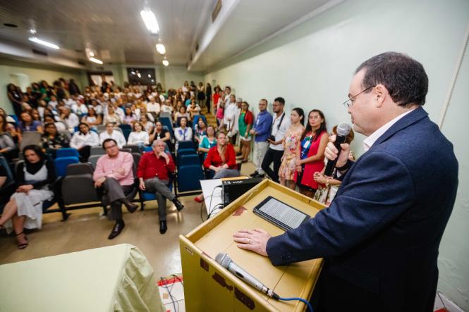 A Fundação Santa Casa de Misericórdia, hospital mais antigo do Pará, comemora no próximo domingo (24) mais um aniversário. São 369 anos de umas das instituições mais importantes do estado. Mas a celebração foi na manhã desta sexta (22), que contou com uma programação muito especial para servidores e colaboradores.
FOTO: FERNANDO ARAÚJO / AGÊNCIA PARÁ
DATA: 22.02.2019
BELÉM - PA <div class='credito_fotos'>Foto: Fernando Araújo/Ag. Pará   |   <a href='/midias/2019/originais/e3030e45-061b-4cbc-9374-8cd0c8d156bf.jpg' download><i class='fa-solid fa-download'></i> Download</a></div>
