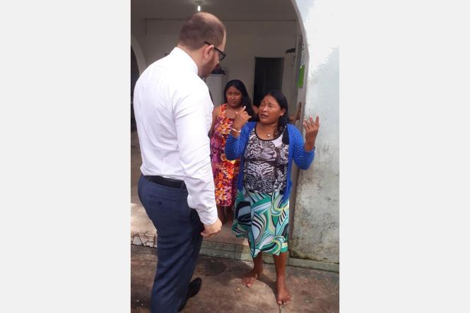 A situação dos indígenas venezuelanos de etnia Warao, instalados nos abrigos Domingos Zahluth e Casa de Alta Gestão, foi verificada nesta segunda-feira (18) por representantes do Posto Avançado de Atendimento Humanizado ao Migrante (PAAHM), da Secretaria de Estado de Justiça e Direitos Humanos (SejuDH).

FOTO: WAGNER ALMEIDA / ASCOM SEJUDH
DATA: 19.03.2019
BELÉM - PA <div class='credito_fotos'>Foto: Wagner Almeida/ Ascom Sejudh   |   <a href='/midias/2019/originais/e304179d-66fa-40c5-b41d-3138de779884.jpg' download><i class='fa-solid fa-download'></i> Download</a></div>
