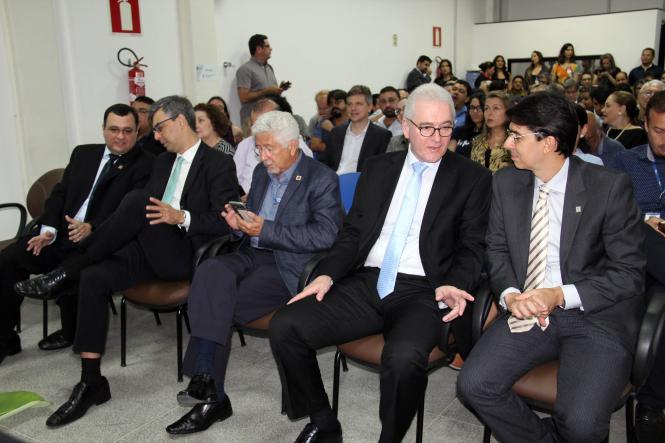 A Fundação de Ciência e Tecnologia Guamá, organização social responsável pela gestão do Parque de Ciência e Tecnologia Guamá, realizou na quinta-feira (17), a cerimônia de posse de sua nova diretoria executiva, eleita pelo conselho curador da instituição para o triênio 2019/2021. O evento foi realizado no auditório do prédio "Espaço Inovação", em Belém. Mais de 100 pessoas, entre autoridades do governo, da comunidade acadêmica e representantes do ecossistema de inovação do estado do Pará participaram do evento. 

FOTO: ADIWALDO SIQUEIRA/DIVULGAÇÃO
DATA: 18.01.2019
BELÉM - PARÁ <div class='credito_fotos'>Foto: Adiwaldo Siqueira/divulgação   |   <a href='/midias/2019/originais/e416f342-2828-4a84-bc9a-f22e560fde40.jpg' download><i class='fa-solid fa-download'></i> Download</a></div>