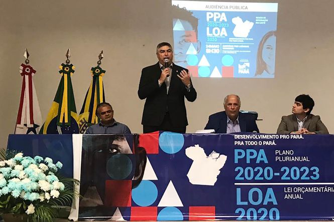 Demandas nas áreas de saúde, educação, infraestrutura e turismo foram apresentadas pela população da Região de Integração Rio Caeté, na manhã desta sexta-feira (24), durante a audiência pública do Plano Plurianual (PPA) 2020-2023 e da Lei Orçamentária Anual (LOA) 2020, realizada no município de Capanema, no nordeste paraense. Cerca de 190 pessoas participaram da audiência, coordenada pela Secretaria de Estado de Planejamento (Seplan).

FOTO: BRENDA MARADEI
DATA: 24.05.2019
CAPANEMA - PARÁ <div class='credito_fotos'>Foto: BRENDA MARADEI   |   <a href='/midias/2019/originais/e490ec3c-e222-4a44-a458-715f7443bc17.jpg' download><i class='fa-solid fa-download'></i> Download</a></div>