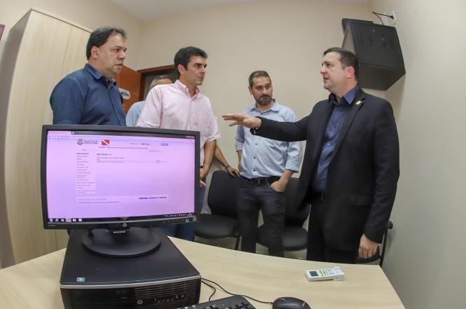 O governador do Estado, Helder Barbalho, entregou neste sábado (2), a nova delegacia do município de Jacundá e um posto de identificação no município do sudeste do Pará. O espaço passou por uma reforma completa, que foi realizada com recursos do Fundo de Investimento em Segurança Pública (FISP), com custo total de R$ 987.633,15.

FOTO: MARCO SANTOS/AG. PARÁ
DATA: 31.01.2019
JACUNDÁ - PARÁ <div class='credito_fotos'>Foto: Marco Santos / Ag. Pará   |   <a href='/midias/2019/originais/e4a8cdaf-ccad-42af-ac2b-9a9b1b969a8f.jpg' download><i class='fa-solid fa-download'></i> Download</a></div>