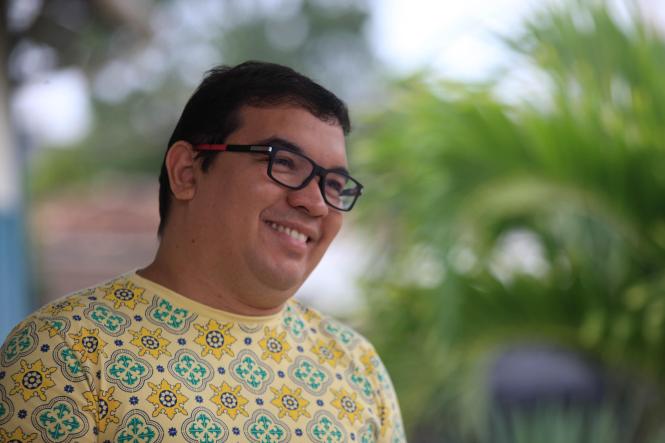 O maior movimento popular do Pará, a Cabanagem, é tema de uma programação alusiva ao aniversário de Belém, comemorado neste sábado, 12 de janeiro. O objetivo da programação “Belém Cabana”, realizada pelo Governo do Estado por meio da Secretaria de Estado de Cultura (Secult), é promover, na data que marca os 403 anos da capital, a valorização da memória e da história do povo paraense. Na foto, o historiador Michel Pinho.

FOTO: SIDNEY OLIVEIRA / AG. PARÁ
DATA: 12.01.2019
BELÉM - PARÁ <div class='credito_fotos'>Foto: Sidney Oliveira/Ag. Pará   |   <a href='/midias/2019/originais/e512e131-e135-40df-8a92-490954634ae1.jpg' download><i class='fa-solid fa-download'></i> Download</a></div>