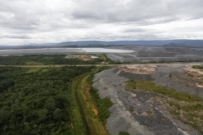 O Grupo de Trabalho de Segurança em Barragens, criado pelo Governo do Estado em janeiro, iniciou as vistorias nas barragens de mineração no Pará, no intuito de estudar mecanismos para criação de um plano estadual de prevenção a desastres ambientais. Nesta quarta (13), os especialistas visitarão as barragens da Mina do Sosego, em Canaã dos Carajás.

FOTO: MAYCON NUNES / AGÊNCIA PARÁ
DATA: 13.03.2019
CANAÃ DOS CARAJÁS - PA <div class='credito_fotos'>Foto: Maycon Nunes / Ag. Pará   |   <a href='/midias/2019/originais/e523c1d8-7c52-482d-b0a4-889e45b3db1e.jpg' download><i class='fa-solid fa-download'></i> Download</a></div>