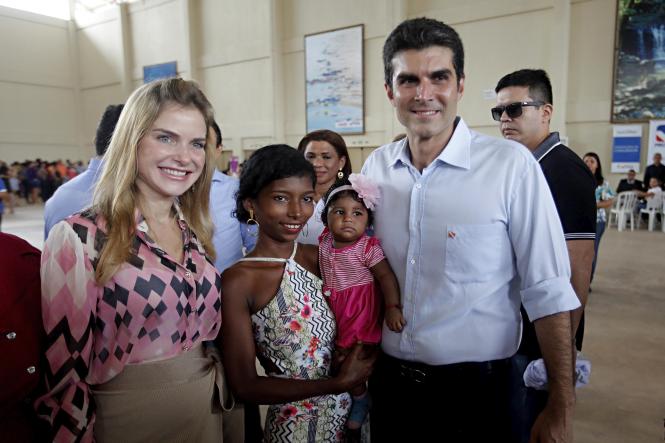 Marabá completa 106 anos nesta sexta-feira (5) e as comemorações iniciaram cedo. Um bolo de 16 metros fez parte de um café da manhã especial servido na orla do município. Sede do Governo desde a quarta-feira (3), a cidade receberá mais investimentos anunciados pelo governo do estado.

FOTO: MAYCON NUNES / AGENCIA PARA
DATA: 05.04.2019
MARABA - PARA <div class='credito_fotos'>Foto: Maycon Nunes / Ag. Pará   |   <a href='/midias/2019/originais/e60e8213-8f7f-430e-b9a9-4b57b7914956.jpg' download><i class='fa-solid fa-download'></i> Download</a></div>
