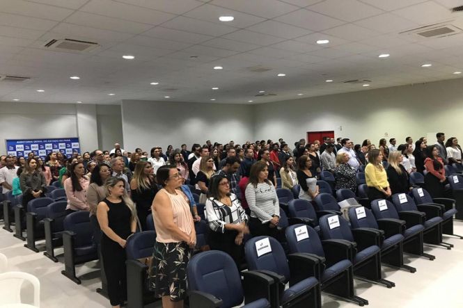 Os servidores públicos do Estado têm agora um novo instrumento de capacitação e aprimoramento da gestão pública. É o programa AGE Capacita, lançado pela Auditoria Geral do Estado (AGE) durante o I Seminário de Gestão, Controle e Resultado, que ocorreu na noite desta quarta-feira (15), no auditório do Igeprev, em Belém.

FOTO: ASCOM / AGE
DATA: 16.05.2019
BELÉM - PARÁ <div class='credito_fotos'>Foto: ASCOM / AGE   |   <a href='/midias/2019/originais/e82e29ab-6571-4ea5-8a6f-bc4d56e06cef.jpg' download><i class='fa-solid fa-download'></i> Download</a></div>