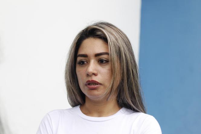 Cerca de 500 candidatos começaram as aulas na manhã desta segunda-feira, (11), para o curso de formação profissional de agente prisional, do concurso C-199 da Superintendência do Sistema Penitenciário do Estado (Susipe). O curso acontece no Instituto de Ensino de Segurança do Pará (IESP), em Marituba. No total, 498 candidatos classificados estão divididos em 14 turmas. 

FOTO: ASCOM / SUSIPE
DATA: 11.03.2019
BELÉM - PA <div class='credito_fotos'>Foto: ASCOM / SUSIPE   |   <a href='/midias/2019/originais/e8e81e3f-0d4a-43ef-93a3-22bf07a74bb2.jpg' download><i class='fa-solid fa-download'></i> Download</a></div>