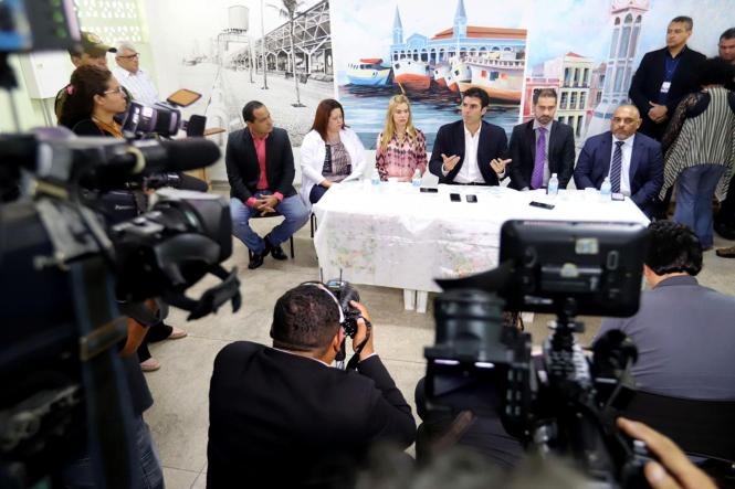 Em coletiva realizada na manhã desta terça-feira (15), na Unidade Básica de Saúde do Complexo Penitenciário de Santa Izabel, o governador do estado, Helder Barbalho garantiu que todos os internos do sistema penitenciário do Pará serão cadastrados no processo de biometria. O objetivo é permitir a devida identificação civil e administrativa para impedir a duplicidade de registros e facilitar a identificação de presos que não têm sequer documentação. A ação faz parte da Operação Opus, coordenada pela Susipe e que encerra nesta quinta-feira (17).

FOTO: MARCO SANTOS/AGÊNCIA PARÁ
DATA: 16.01.2019
BELÉM - PARÁ
 <div class='credito_fotos'>Foto: Marco Santos / Ag. Pará   |   <a href='/midias/2019/originais/e8f8d2c2-0a0c-42be-9988-979fa5a848a2.jpg' download><i class='fa-solid fa-download'></i> Download</a></div>