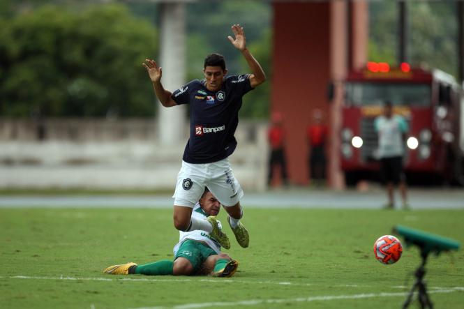 Tranquilidade e muita comemoração marcaram a reabertura do Estádio Estadual Jornalista Edgar Augusto Proença - Mangueirão na tarde deste domingo (3). A vitória do Remo contra o Tapajós, por 1x0, em jogo referente à primeira rodada do Parazão, foi acompanhada de perto por 19,2 mil torcedores, e dentre eles, muitas crianças acompanhadas pelos pais e familiares. 

FOTO: THIAGO GOMES/AG. PARÁ
DATA: 03.02.2019 
BELÉM - PARÁ <div class='credito_fotos'>Foto: Thiago Gomes /Ag. Pará   |   <a href='/midias/2019/originais/e958a82e-fdb6-4dd7-a236-5da316e0b114.jpg' download><i class='fa-solid fa-download'></i> Download</a></div>