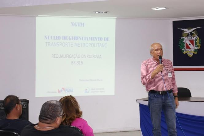 Gestores do Departamento de Trânsito do Estado (Detran), Núcleo de Gerenciamento de Transporte Metropolitano (NGTM), Conselho Estadual de Trânsito (CETRAN) e Polícia Militar se reuniram com representantes da categoria dos caminhoneiros com objetivo de esclarecer dúvidas sobre o decreto que limita o fluxo de caminhões nos primeiros 18 quilômetros da BR-316 por conta das obras de requalificação da rodovia.

FOTO: ASDECOM  DETRAN
DATA: 18.02.2019 <div class='credito_fotos'>Foto: ASDECOM / DETRAN   |   <a href='/midias/2019/originais/e9e398d7-1663-4294-a159-fe1c9e8d4c5a.jpg' download><i class='fa-solid fa-download'></i> Download</a></div>