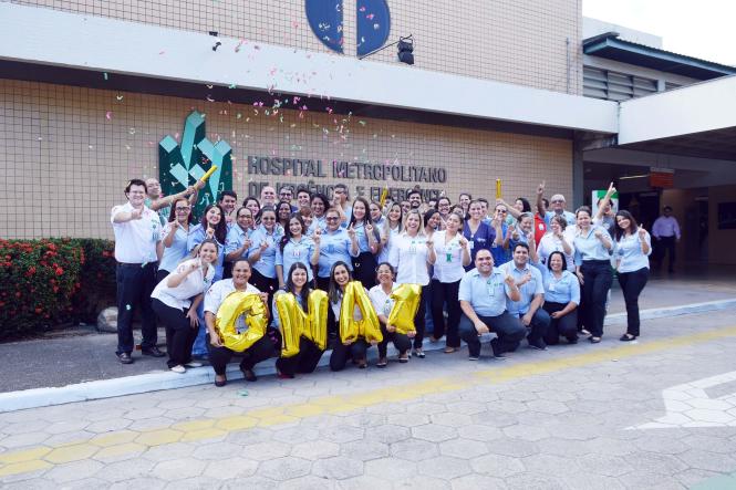O Hospital Metropolitano de Urgência e Emergência (HMUE), em Ananindeua, realizou mais de 563 mil atendimentos em 2018. Referência no tratamento de média e alta complexidades em traumas e queimados no Pará pelo Sistema Único de Saúde (SUS), a unidade de saúde oferece cirurgias, exames laboratoriais e por imagem, internações, atendimentos multiprofissionais e consultas ambulatoriais.

FOTO: ASCOM HUME
DATA: 21.01.2019
ANANINDEUA - PARÁ <div class='credito_fotos'>Foto: ASCOM HMUE   |   <a href='/midias/2019/originais/ed874c60-4745-4d6f-86e1-b58b81a6ab63.jpg' download><i class='fa-solid fa-download'></i> Download</a></div>
