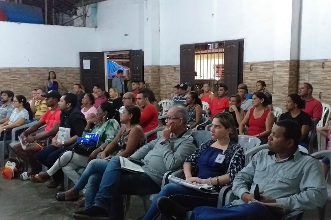 Com o objetivo de dialogar e levar informação e esclarecimentos à sociedade, o Núcleo de Gerenciamento de Transporte Metropolitano (NGTM) reuniu com a Associação dos Moradores do Benguí (AMOB), em Belém, no final da tarde da terça-feira (23), para apresentar o projeto de Adequação e Duplicação da Rua Yamada - Rodovia do Tapanã, obra que está sendo executada pelo Governo do Estado.

FOTO: ASCOM / NGTM
DATA: 24.04.2019
BELÉM - PARÁ <div class='credito_fotos'>Foto: ASCOM NGTM   |   <a href='/midias/2019/originais/edc57e88-5cea-4b42-81b8-5a39611e550d.jpg' download><i class='fa-solid fa-download'></i> Download</a></div>