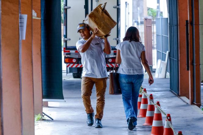 Com o objetivo de incentivar o consumo do pescado e não deixar faltar o alimento no período onde católicos não ingerem carne vermelha, começou nesta quarta-feira (17), a Feira do Pescado 2019, promovida pela Secretaria Estadual de Desenvolvimento Agropecuário e da Pesca (Sedap). O evento acontece, simultâneamente, em oito pontos da região metropolitana (sendo seis em Belém, um em Ananindeua e outro em Marituba) e em outros 47 municípios do interior paraense, em parceria com as respectivas prefeituras.

FOTO: MAYCON NUNES / AGÊNCIA PARÁ
DATA: 17.04.2019
BELÉM - PARÁ <div class='credito_fotos'>Foto: Maycon Nunes / Ag. Pará   |   <a href='/midias/2019/originais/edf05d4e-e82d-4fa5-8376-23b07b2f87a0.jpg' download><i class='fa-solid fa-download'></i> Download</a></div>
