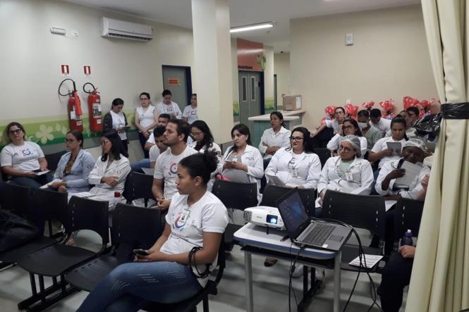 O Hemonúcelo de Tucuruí realizou durante o mês de fevereiro, na Unidade de Alta Complexidade em Oncologia Dr. Vítor Moutinho, treinamento para “Formação de Agentes Multiplicadores”.  O objetivo é fazer com que os funcionários da unidade possam ser agentes multiplicadores entre pacientes, familiares e população em geral, sobre a importância da doação de sangue.

FOTO: ASCOM / HEMOPA
DATA: 28.02.2019
BELÉM - PARÁ <div class='credito_fotos'>Foto: Ascom Hemopa   |   <a href='/midias/2019/originais/f16ae02a-9d26-468f-b2a3-de33209a6a89.jpg' download><i class='fa-solid fa-download'></i> Download</a></div>