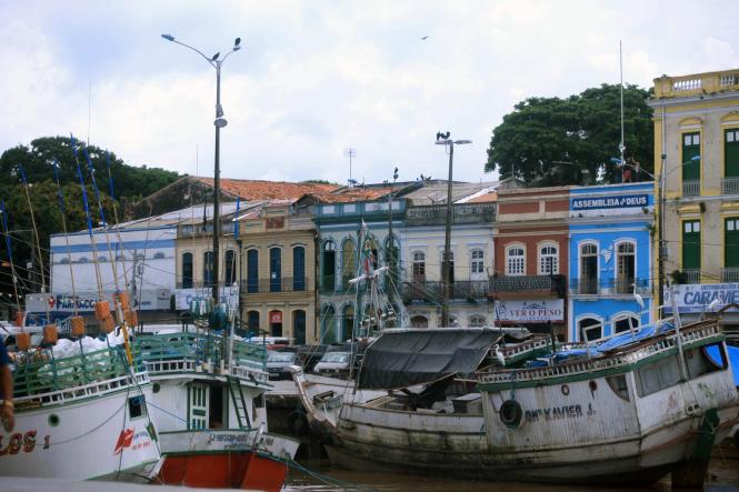 O maior movimento popular do Pará, a Cabanagem, é tema de uma programação alusiva ao aniversário de Belém, comemorado neste sábado, 12 de janeiro. O objetivo da programação “Belém Cabana”, realizada pelo Governo do Estado por meio da Secretaria de Estado de Cultura (Secult), é promover, na data que marca os 403 anos da capital, a valorização da memória e da história do povo paraense.

FOTO: SIDNEY OLIVEIRA / AG. PARÁ
DATA: 12.01.2019
BELÉM - PARÁ <div class='credito_fotos'>Foto: Sidney Oliveira/Ag. Pará   |   <a href='/midias/2019/originais/f1e1a12c-7147-4840-b582-7077bcbc770c.jpg' download><i class='fa-solid fa-download'></i> Download</a></div>
