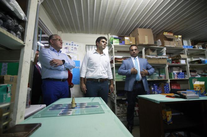 O governador Helder Barbalho considerou deteriorado o prédio e galpão do Departamento de Administração e Serviços (DAS) da Secretaria de Estado de Saúde do Pará (Sespa), durante visita técnica ao local na manhã desta sexta-feira (25). O objetivo foi verificar o estado atual da edificação, que requer um protocolo de intenções para reforma e readequação do espaço, em atividade desde a década de 1980.

FOTO: FERNANDO ARAÚJO / AG. PARÁ
DATA: 25.01.2019
BELÉM - PARÁ <div class='credito_fotos'>Foto: Fernando Araújo/Ag. Pará   |   <a href='/midias/2019/originais/f2830eb4-ff1f-41e3-a385-0edc1cec1561.jpg' download><i class='fa-solid fa-download'></i> Download</a></div>