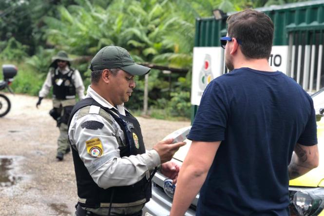 Detran inicia ação de retorno à cidade durante operação Carnaval Seguro

FOTO: ASCOM / DETRAN
DATA: 05.03.2019
BELÉM - PA <div class='credito_fotos'>Foto: ASCOM / DETRAN   |   <a href='/midias/2019/originais/f2f818cc-a8cd-4ca1-b34f-fe4ade792292.jpg' download><i class='fa-solid fa-download'></i> Download</a></div>