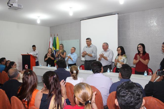 Capacitar servidores é um dos passos para a excelência do serviço público. Pensando nisso, nos últimos dias, o “Governo Por Todo o Pará” realizou cursos de capacitação para funcionários públicos de diferentes municípios da região Oeste do Estado. A programação foi realizada em parceria com a Prefeitura Municipal de Santarém, a Secretaria Estadual de Assistência Social, Trabalho, Emprego e Renda (Seaster) e a Escola de Governança do Estado (EGPA).

FOTO: TAYNÁ HORIGUCHI
DATA: 22.03.2019
SANTARÉM - PA <div class='credito_fotos'>Foto: TAYNÁ HORIGUCHI   |   <a href='/midias/2019/originais/f3c47b70-34f1-4919-b27b-23f52d2259b5.jpg' download><i class='fa-solid fa-download'></i> Download</a></div>