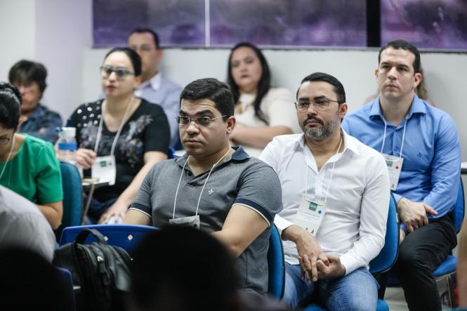 Com apenas 06 anos, a menina Ana Clara escolheu esta quarta-feira (13) para entrar, pela primeira vez, em um teatro. E a escolha não poderia ser mais significativa. Ana foi conhecer o Teatro Margarida Schivasappa, instalado no Centur, quando a casa de espetáculos completou 32 anos de funcionamento. Tímida, mas curiosa, a menina ansiava por uma experiência "legal".

FOTO: WAGNER SANTANA / AGÊNCIA PARÁ
DATA: 14.03.2019
BELÉM - PA <div class='credito_fotos'>Foto: Wagner Santana / Ag. Pará   |   <a href='/midias/2019/originais/f4905144-442e-40a0-9805-7af132803c02.jpg' download><i class='fa-solid fa-download'></i> Download</a></div>