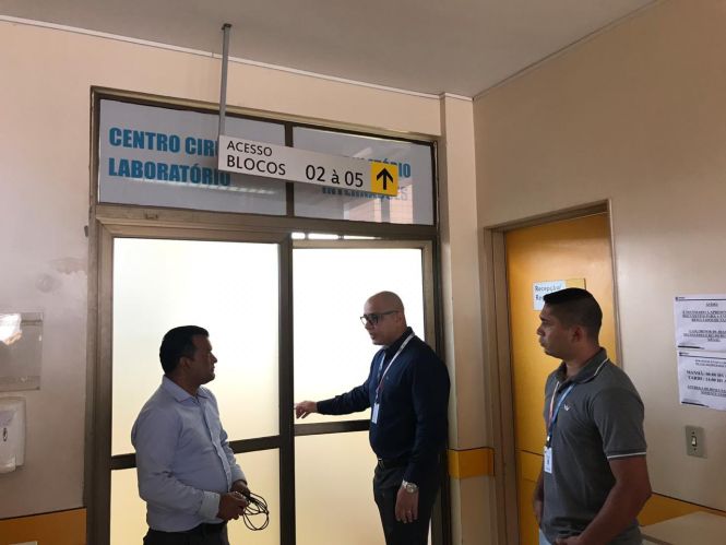 O gerente Administrativo e Financeiro, Ricardo Almeida explica que essa nova forma de gerir o acesso conta com a presença de um líder de Portaria que vai administrar uma equipe para identificar, orientar e encaminhar as pessoas para os lugares desejados dentro do HGT e, ao saírem, serão igualmente bem tratados. <div class='credito_fotos'>Foto: Divulgação   |   <a href='/midias/2019/originais/f6ab69e9-1204-4f83-9808-30a9f56cfa69.jpg' download><i class='fa-solid fa-download'></i> Download</a></div>