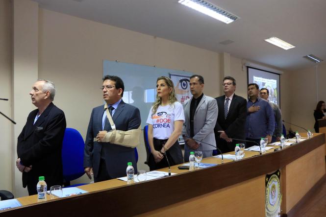 Nesta quinta-feira (11), Rita emocionou a todos os participantes do Encontro #DoeCornea, promovido pelo Banco de Olhos do Ophir Loyola, no auditório do Centro de Perícias Renato Chaves. Ela se considerava uma pessoa egoísta em relação à doação, dizia que nunca iria doar e que esperava que ninguém da família doasse. Mas o amor em meio a dor, mudou essa percepção.

FOTO: Sidney Oliveira / ASCOM OPHIR LOYOLA
DATA: 12.04.2019
BELÉM - PARÁ <div class='credito_fotos'>Foto: Sidney Oliveira / Ascom Ophir Loyola   |   <a href='/midias/2019/originais/f8ce8bb9-6ecd-4af1-b85a-332e04021a11.jpg' download><i class='fa-solid fa-download'></i> Download</a></div>