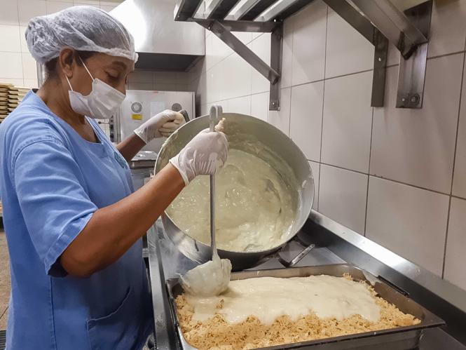Pelo quarto ano consecutivo, o Hospital Regional do Sudeste do Pará (HRSP), em Marabá (PA), foi certificado com o selo “Green Kitchen”, concedido pela Fundação para a Pesquisa em Arquitetura e Ambiente (Fupam), em reconhecimento às boas práticas adotadas na cozinha da Unidade. Em 2015, o HRSP foi a primeira unidade hospitalar do Norte e Nordeste do País a conquistar a certificação.

FOTO: DIVULGAÇÃO
DATA: 21.02.2019
 <div class='credito_fotos'>Foto: Divulgação   |   <a href='/midias/2019/originais/fa406c97-11c0-447d-b024-1a84344e714e.jpg' download><i class='fa-solid fa-download'></i> Download</a></div>